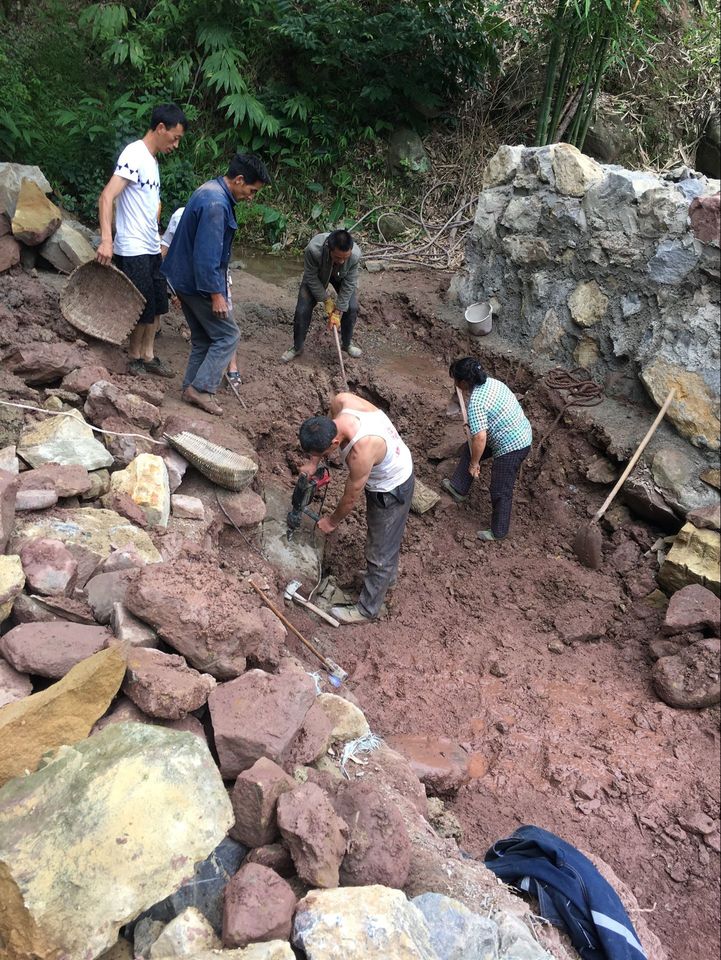 助力基础设施建设 夯实群众脱贫路基