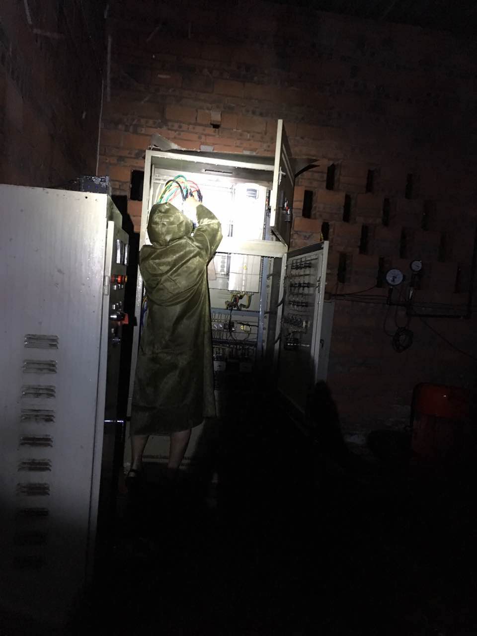 不畏狂风暴雨 发扬优秀团队精神