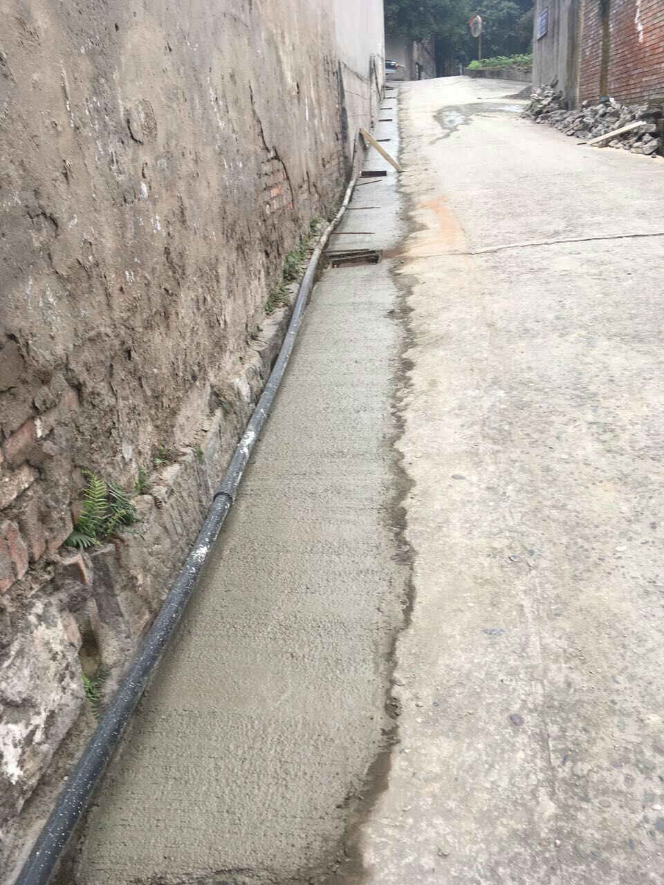 密切配合 排除排水沟安全隐患
