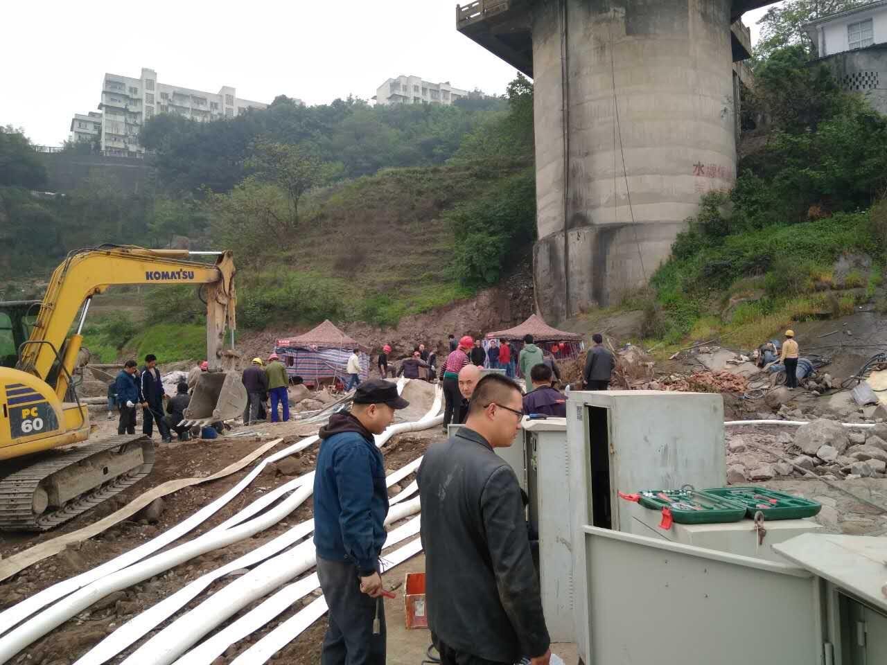 紧急启用新建取水管 攻克低水位取水难题