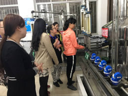 营销部:呼叫中心员工持续开展提升业务知识培训