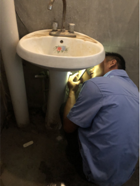 供水服务进社区 青年文明展风采