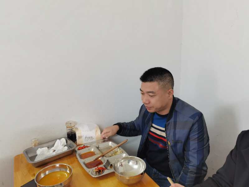 强监督,重引导,杜绝“舌尖上的浪费”