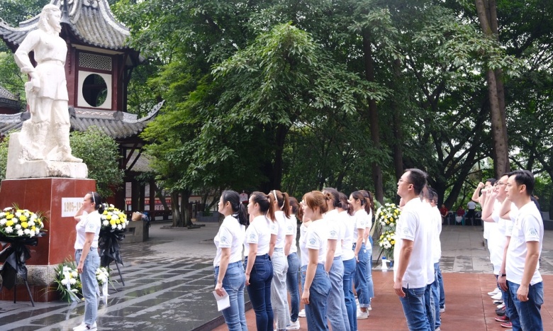 铭记革命先驱 传承英烈精神 ——共产党员服务大队支部开展追思赵一曼英烈活动