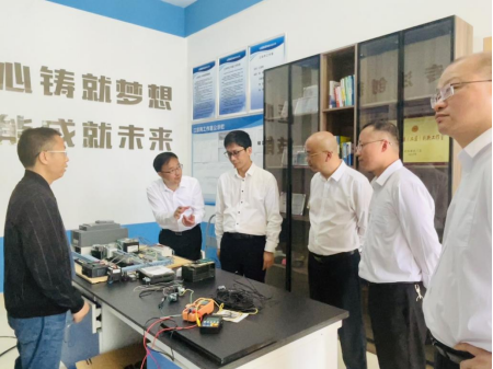 市国资委和市公服集团领导到清源水务公司江宗丙工作室调研